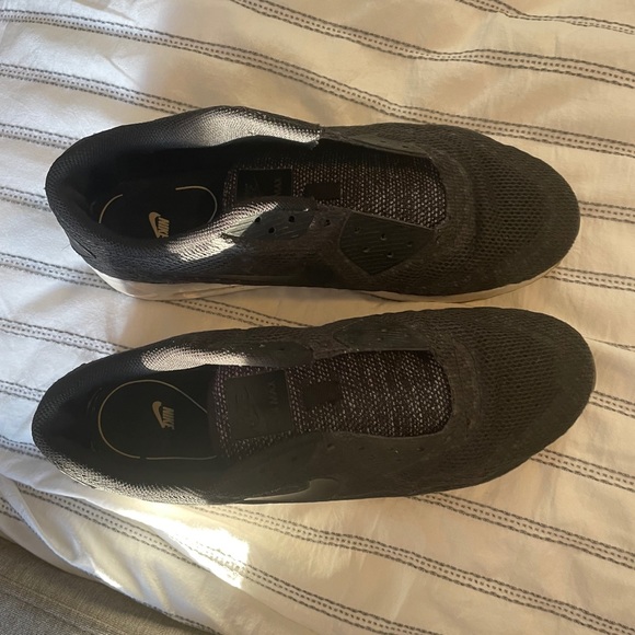 Nike black Air Max size 11 - Picture 3 of 5